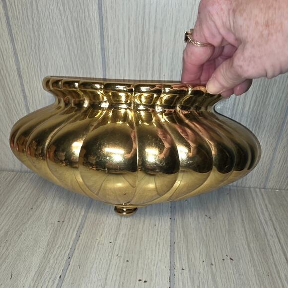 Vtg Gold Tone Victorian Ribbed Wall Pocket Planter Wall Decor Hollywood Regency - Picture 4 of 5